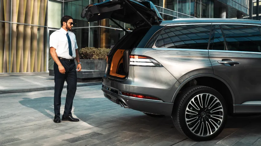 Lincoln Aviator confident