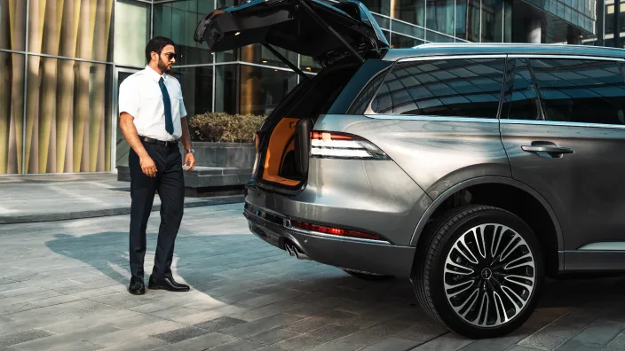 Lincoln Aviator confident