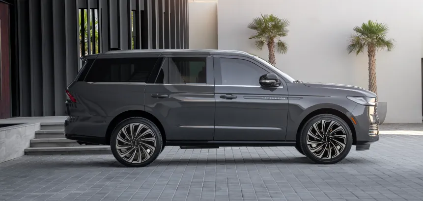 Lincoln Navigator commanding performance