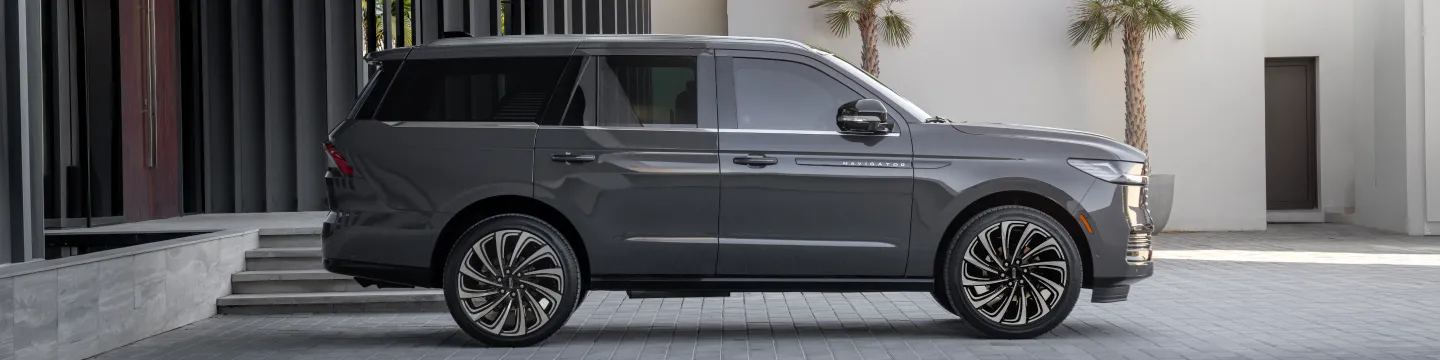 Lincoln Navigator commanding performance