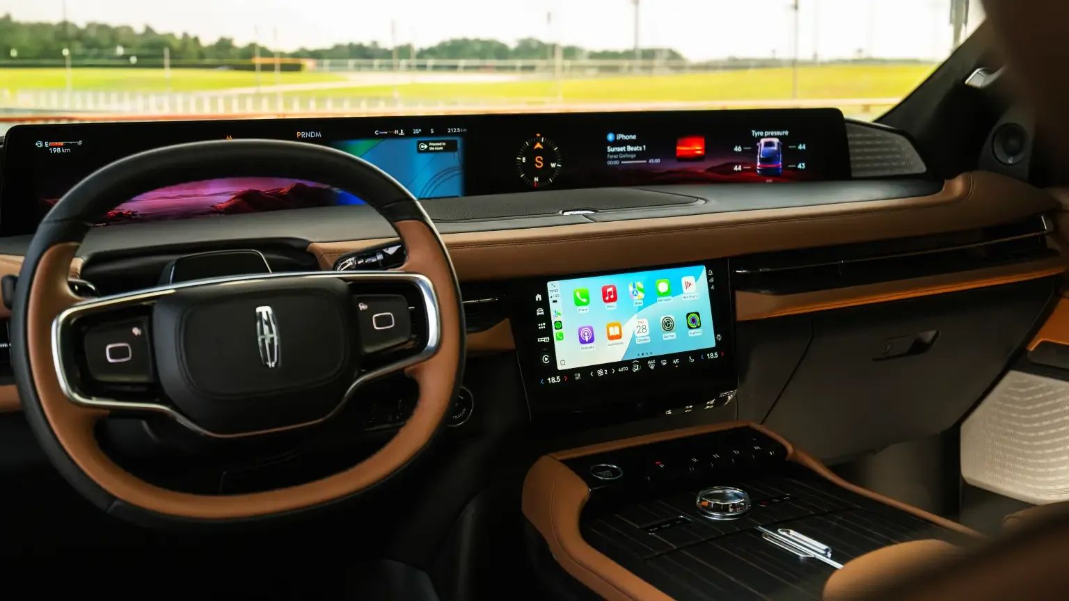 Lincoln Navigator technology