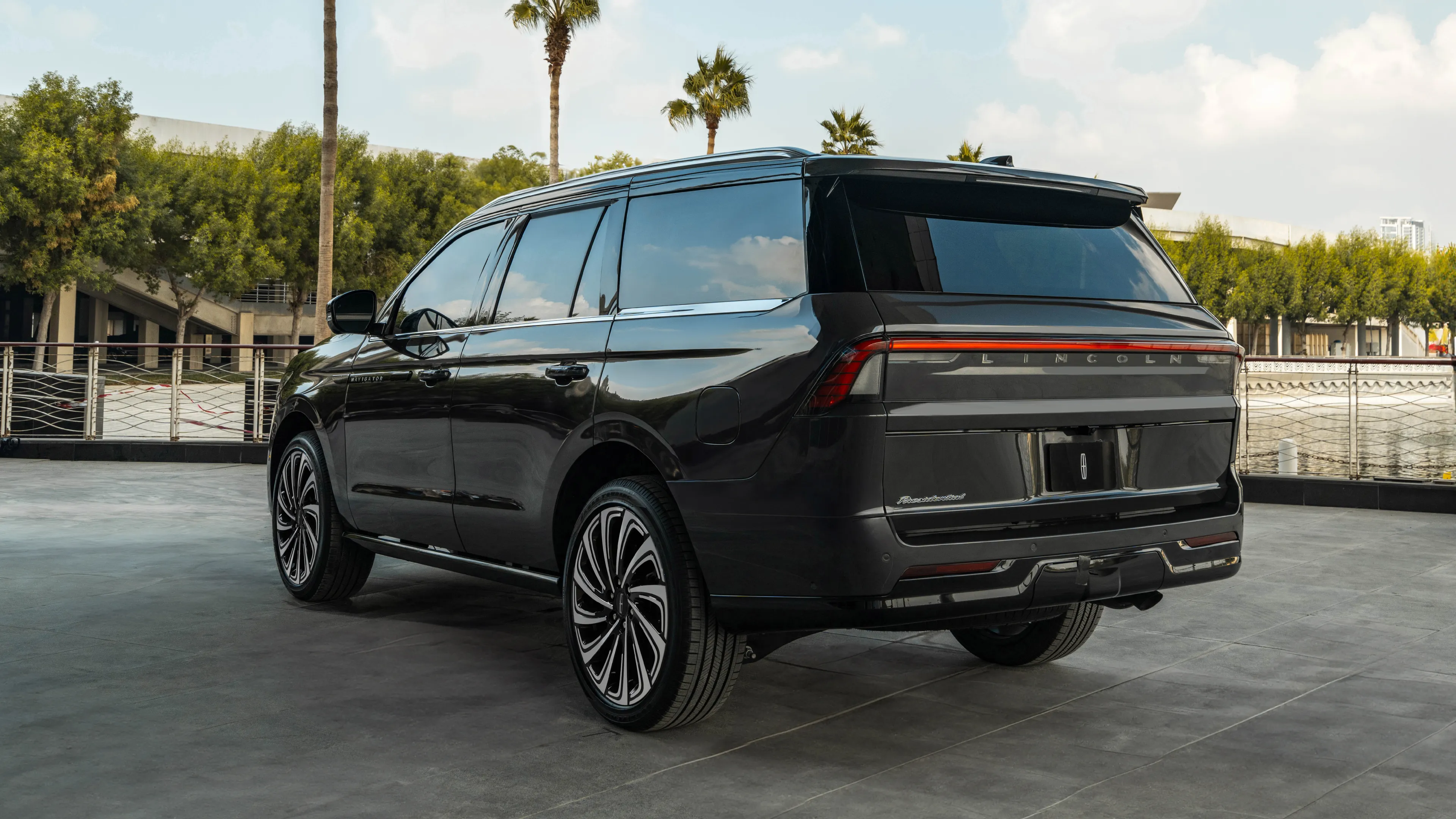 Lincoln Navigator suspension