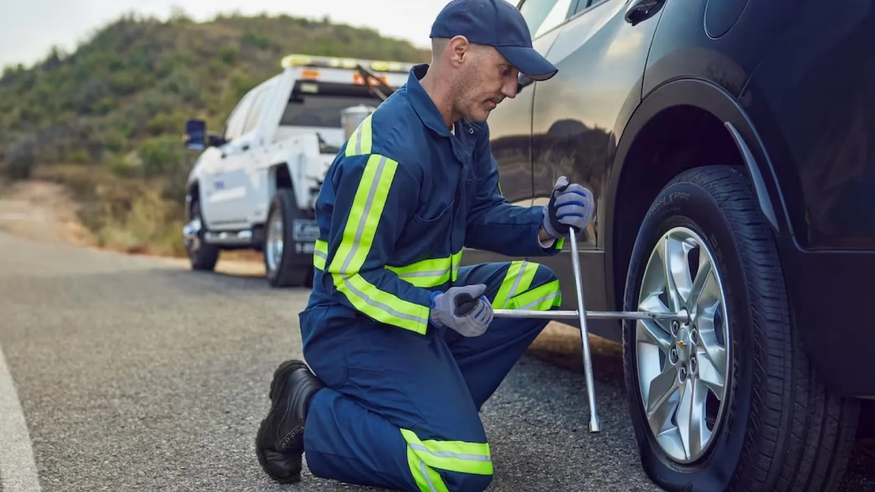 Lincoln Alghanim Flat Tire Change